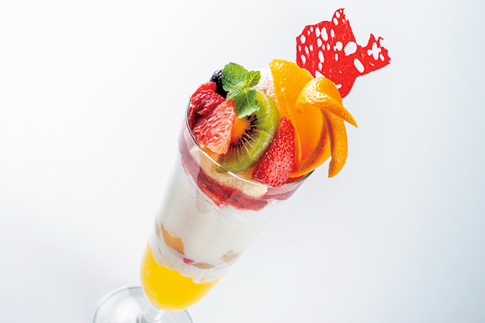 THE SUN & THE MOON（Cafe） Yogurt milk parfait with colorful fruit
